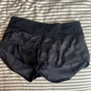 Camo lulu shorts